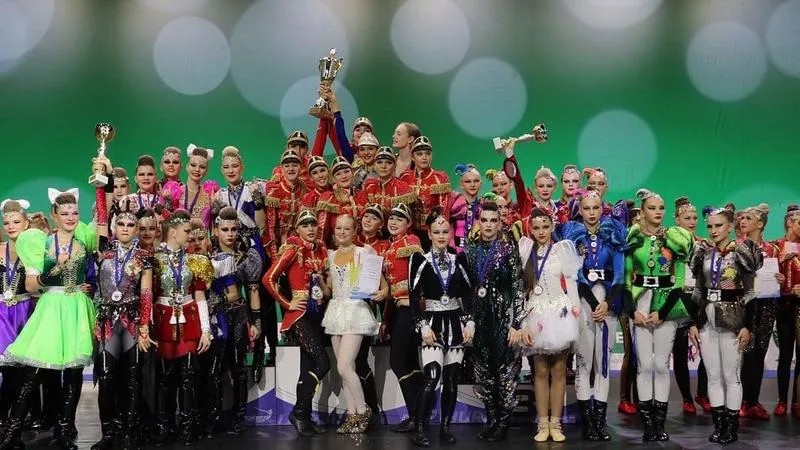 Петербуржцы привезли семь медалей с мирового мастерса по акробатическому рок-н-роллу